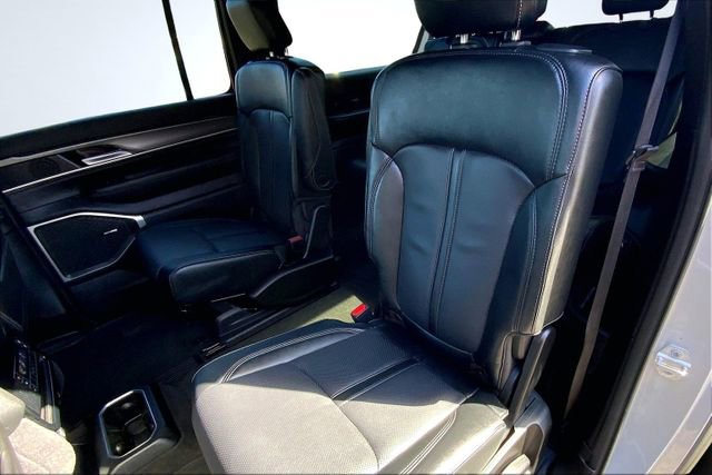 Used 2025 Jeep Wagoneer L Series II image 31