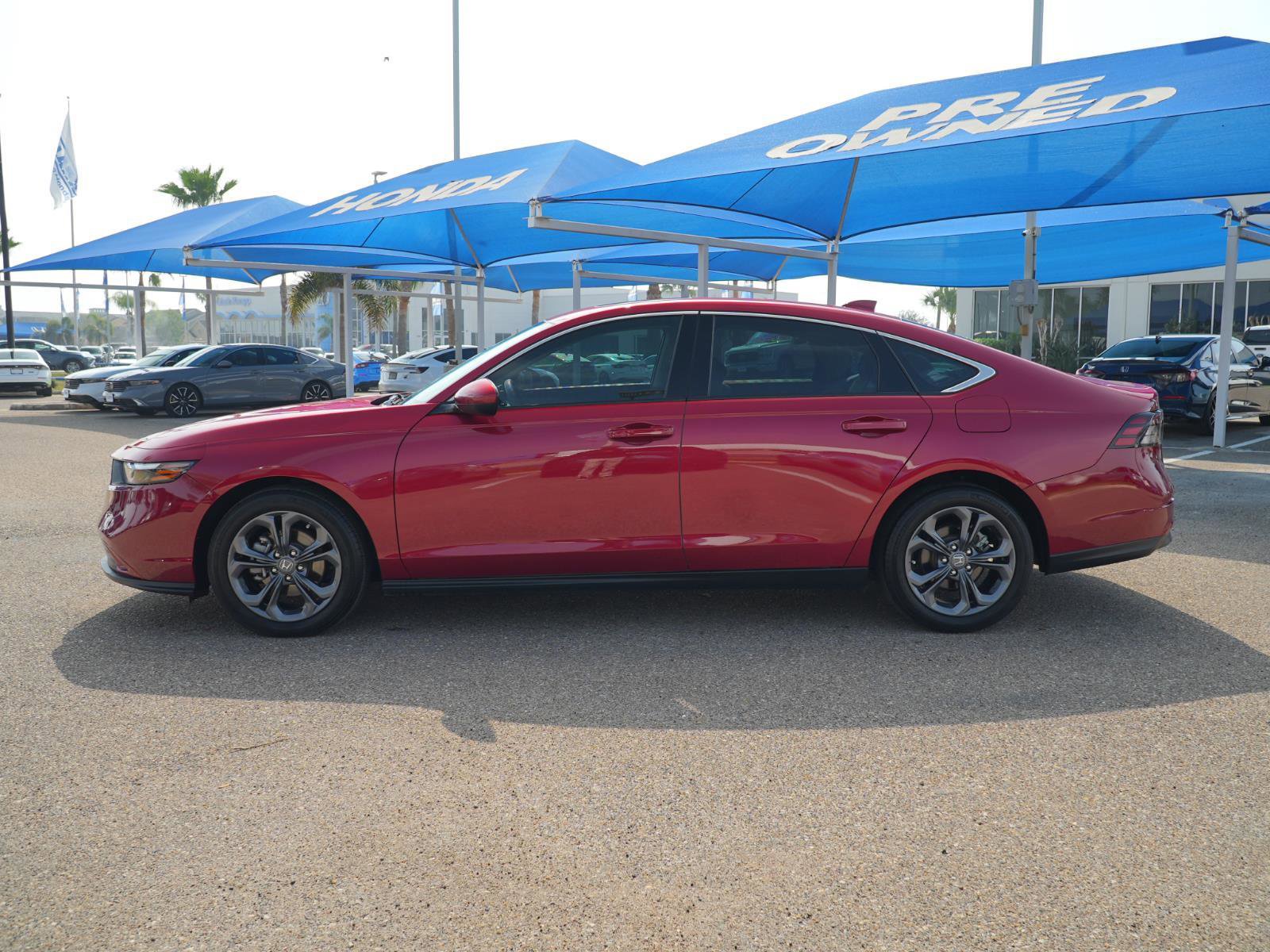 Used 2023 Honda Accord EX image 10