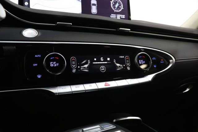 Used 2025 Genesis GV70 2.5T AWD/4WD image 24