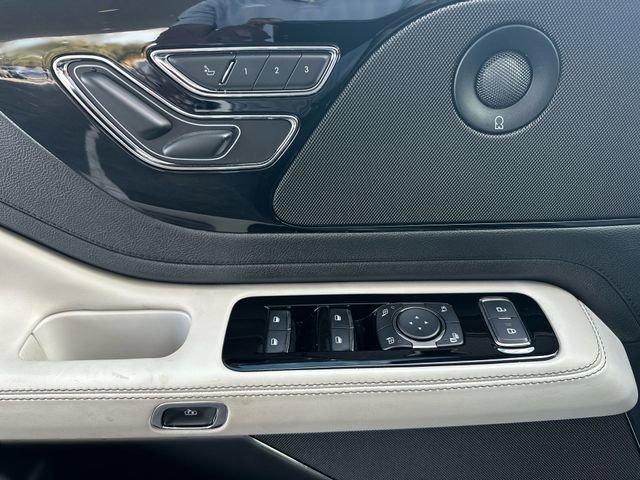 Used 2025 Lincoln Aviator Reserve w/ Illumination Package image 14