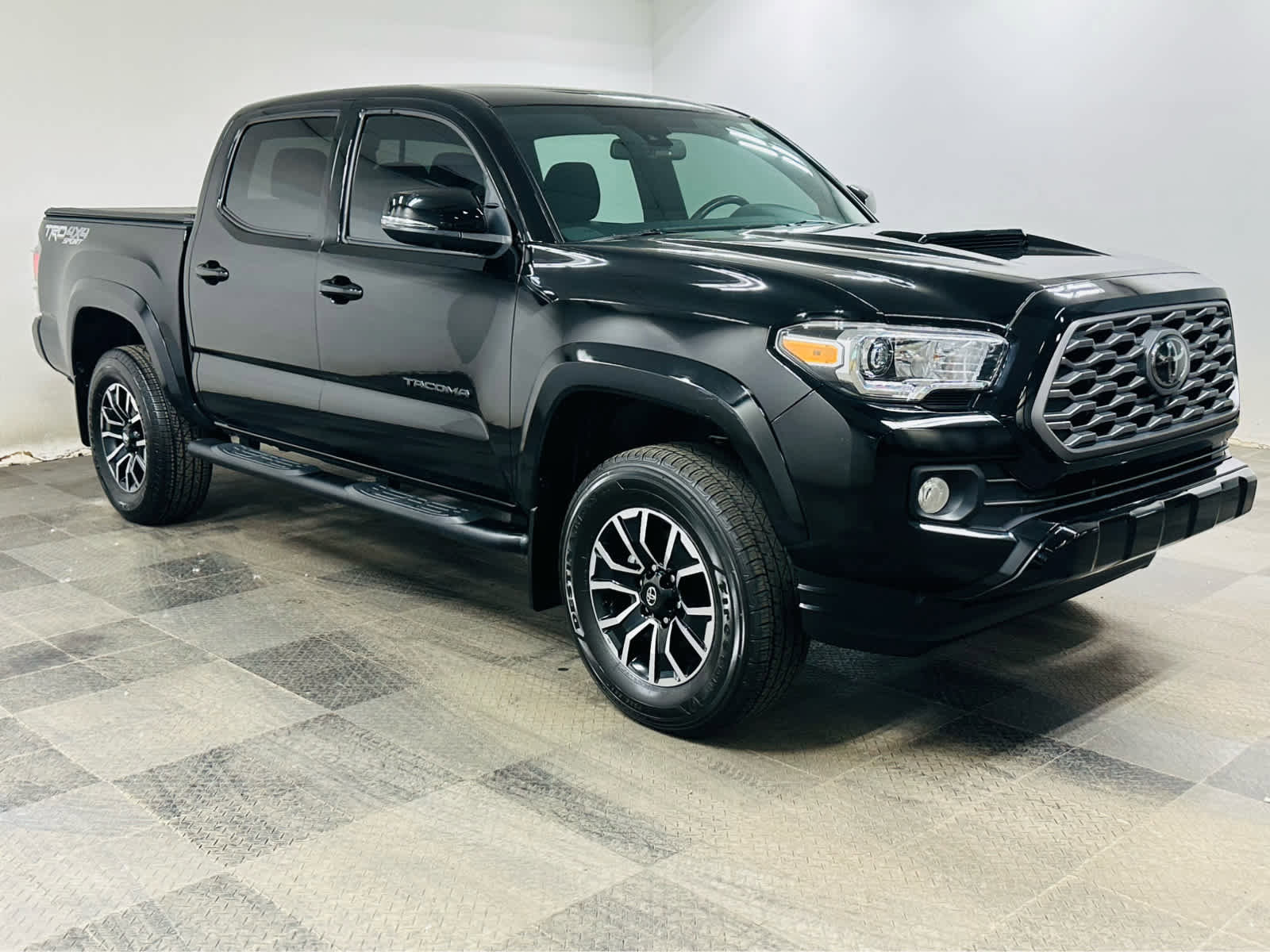Certified 2023 Toyota Tacoma TRD Sport w/ Advanced Technology Package AWD/4WD image 1