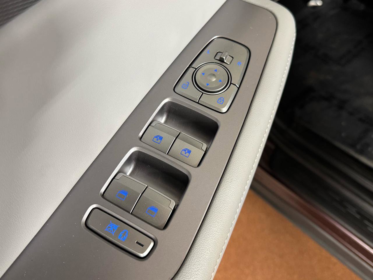 Used 2021 Hyundai Palisade SEL w/ Premium Package image 17