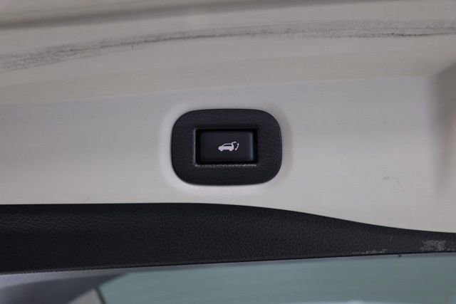 Used 2019 Nissan Rogue SV AWD/4WD image 35