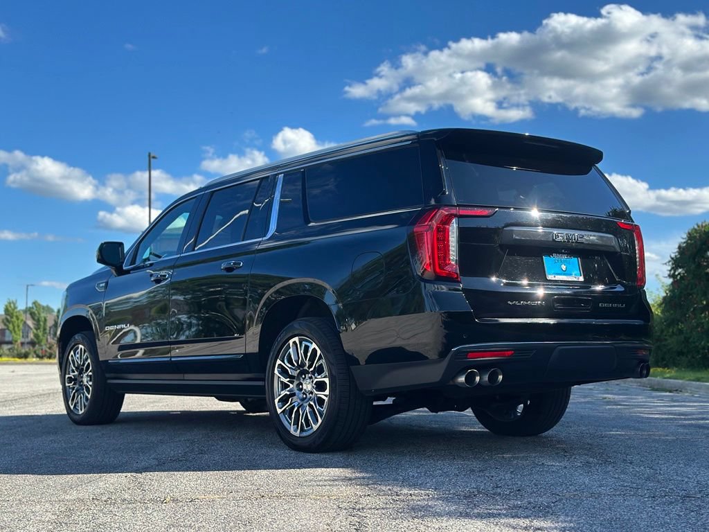 Used 2023 GMC Yukon XL Denali Ultimate AWD/4WD image 5