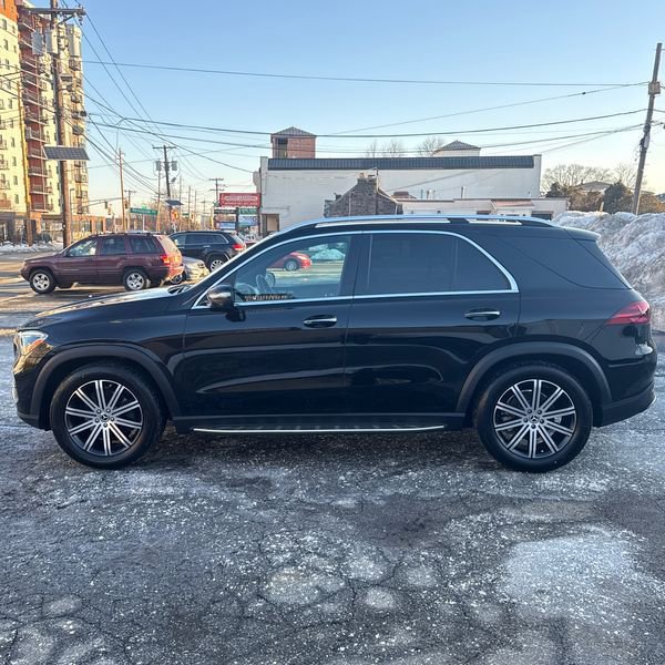 Used 2025 Mercedes-Benz GLE 350 4MATIC image 2