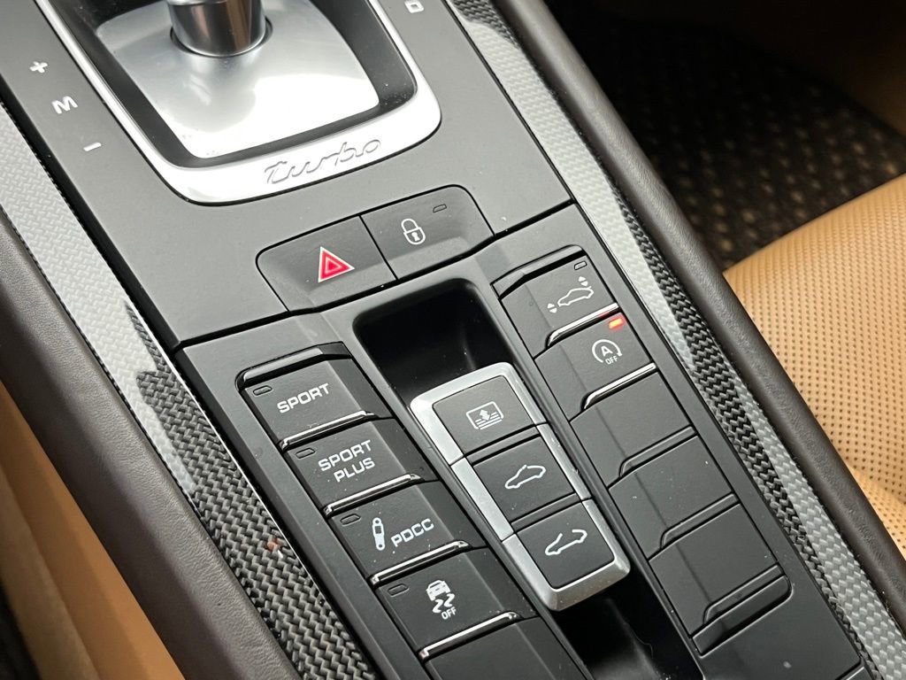 Used 2015 Porsche 911 Turbo S image 17