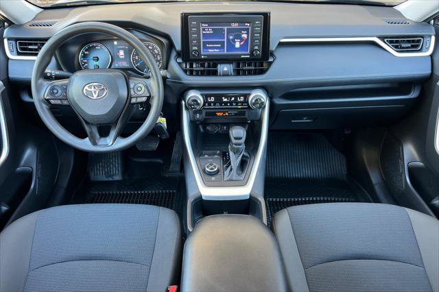 Certified 2022 Toyota RAV4 LE AWD/4WD image 3