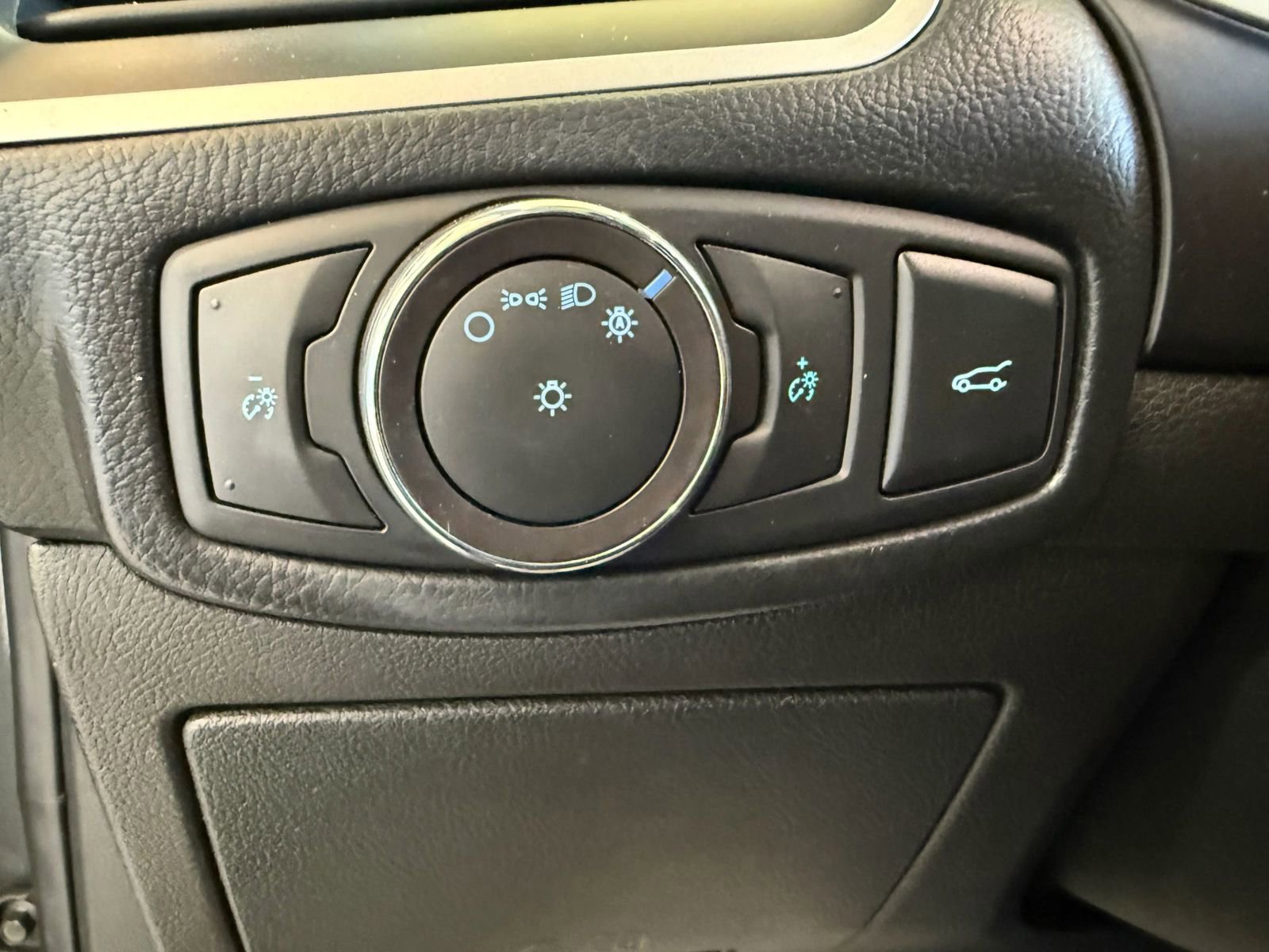 Used 2018 Ford Edge SEL w/ Equipment Group 201A image 25