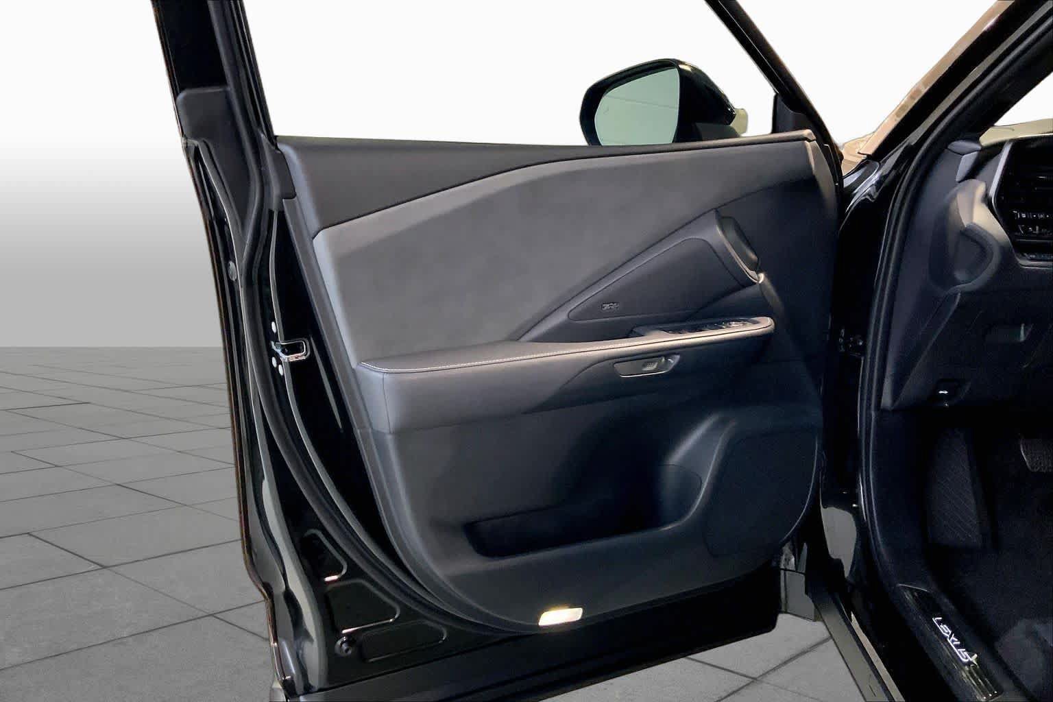 Used 2025 Lexus TX 550h AWD Plug-In Hybrid image 21