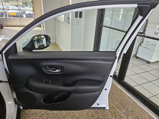 New 2027 Honda HR-V LX image 14