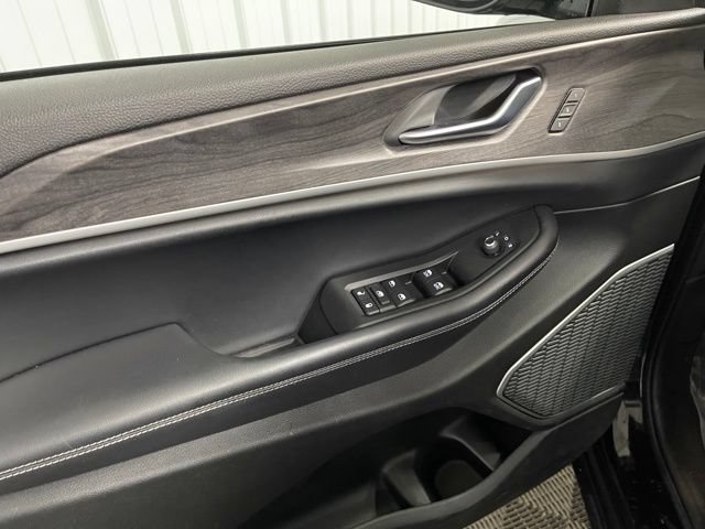 Used 2021 Jeep Grand Cherokee L Limited AWD/4WD image 15
