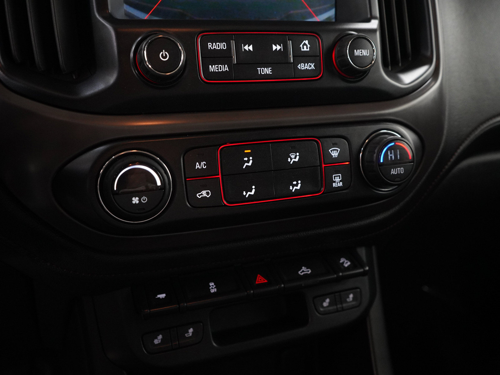 Used 2015 GMC Canyon SLE AWD/4WD image 25