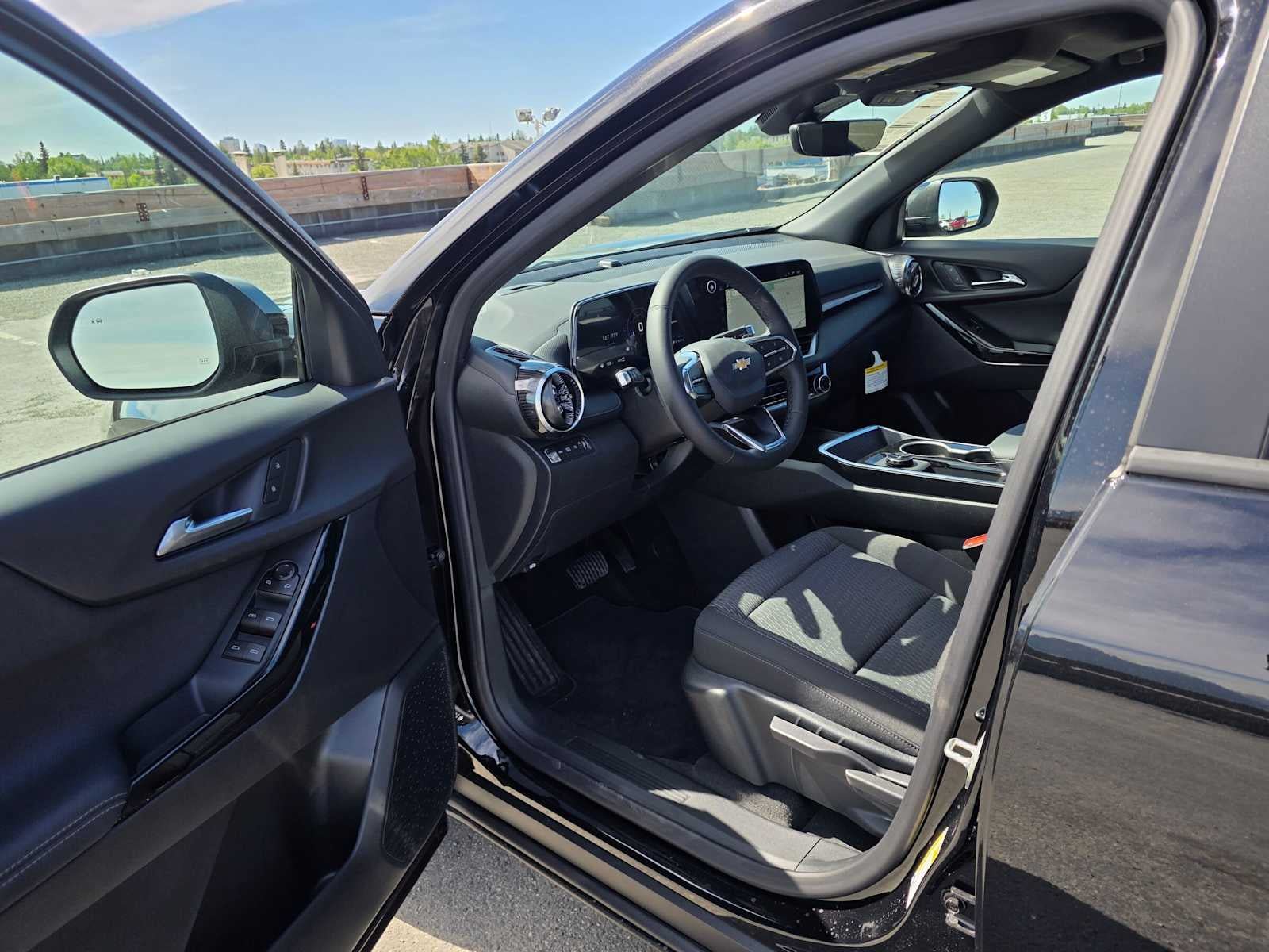 New 2026 Chevrolet Equinox LT w/ Safety and Technology Package AWD/4WD image 19