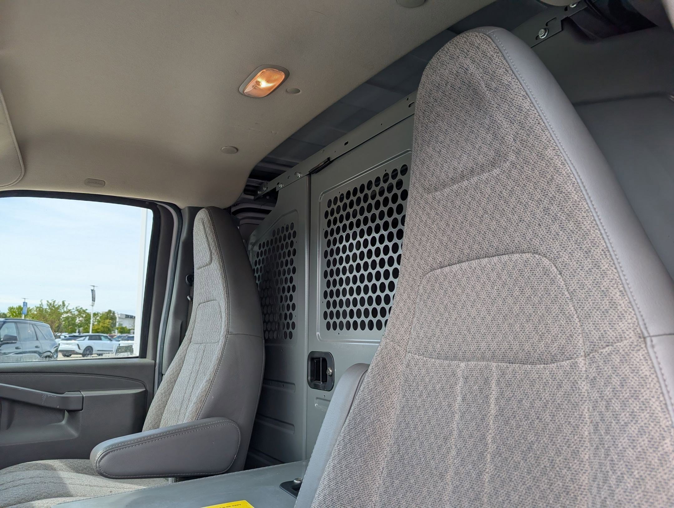 Used 2018 Chevrolet Express 2500 w/ Driver Convenience Package RWD image 23