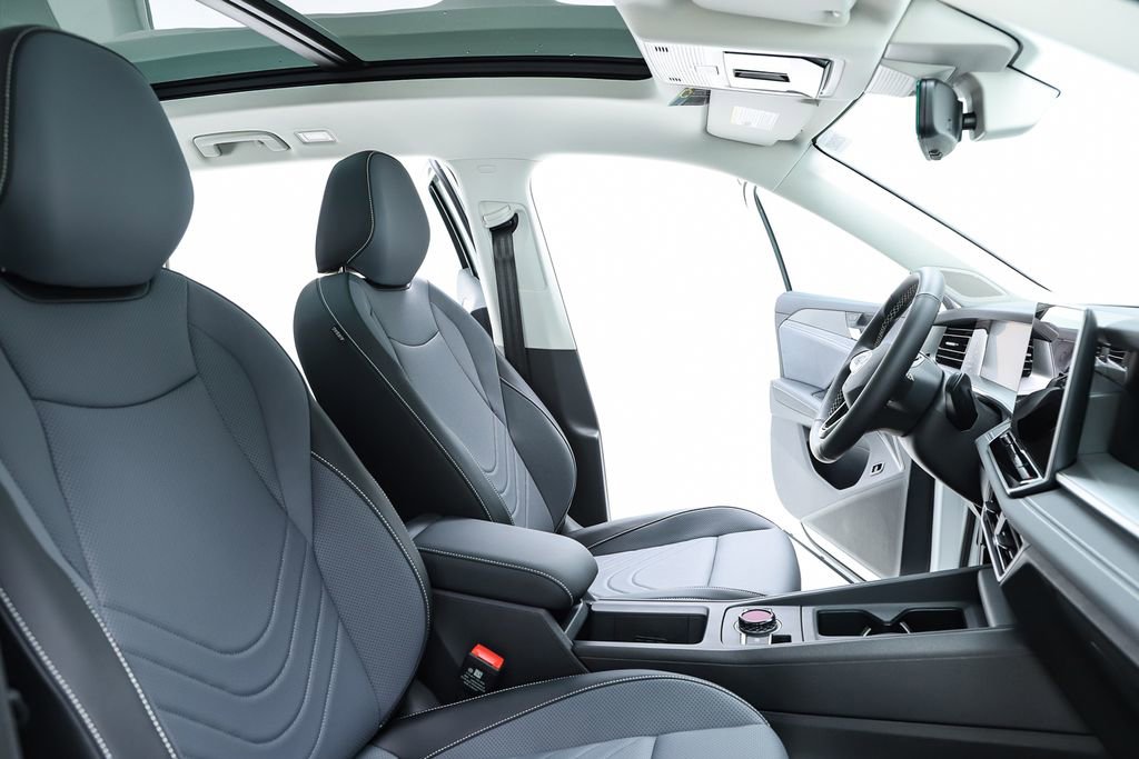 New 2026 Volkswagen Tiguan SE image 75