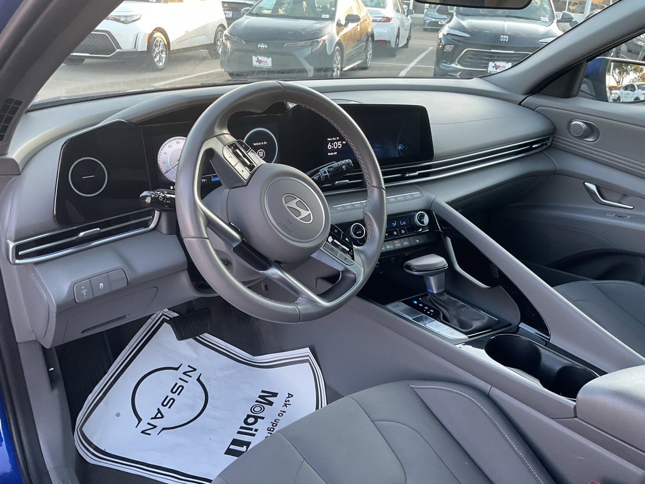 Used 2025 Hyundai Elantra SEL FWD image 10
