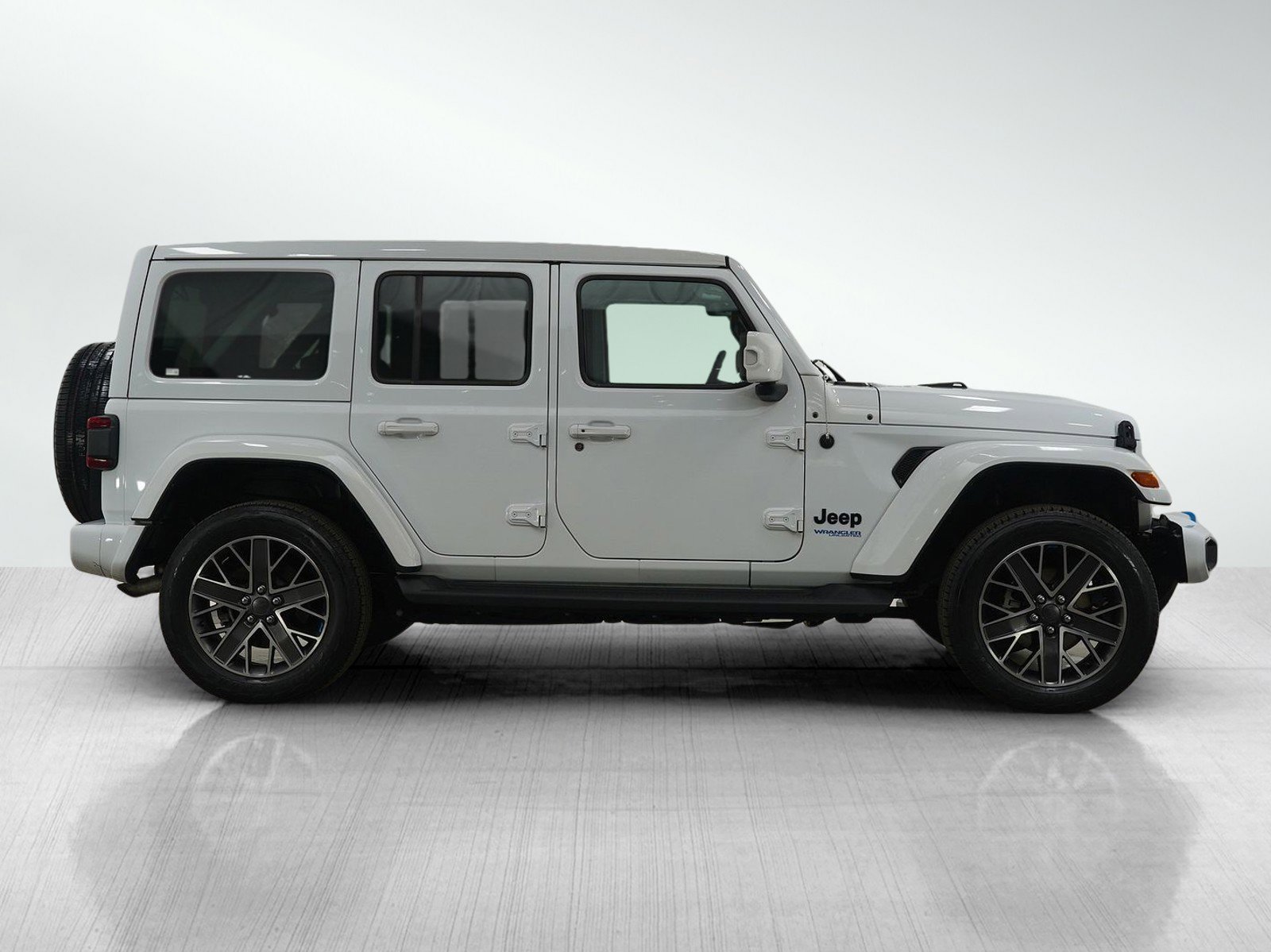 Used 2022 Jeep Wrangler Unlimited Sahara image 6