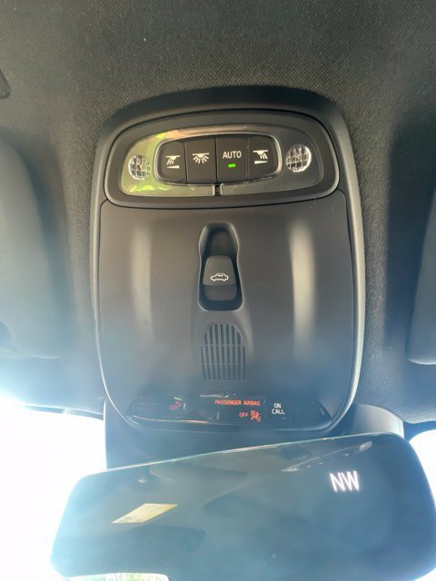 Used 2019 Volvo XC40 T5 R-Design AWD/4WD image 22