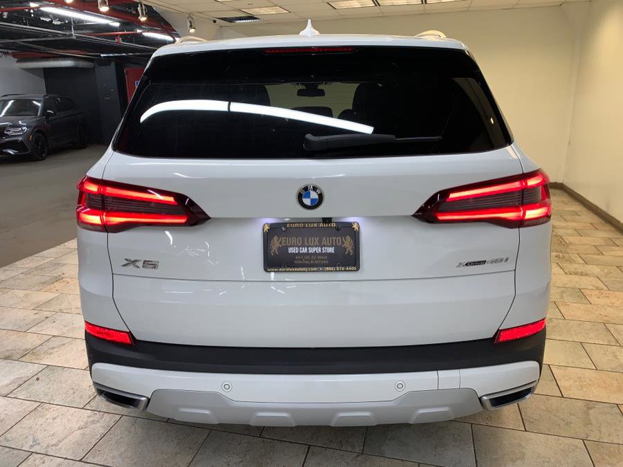 Used 2022 BMW X5 xDrive40i w/ Premium Package image 6