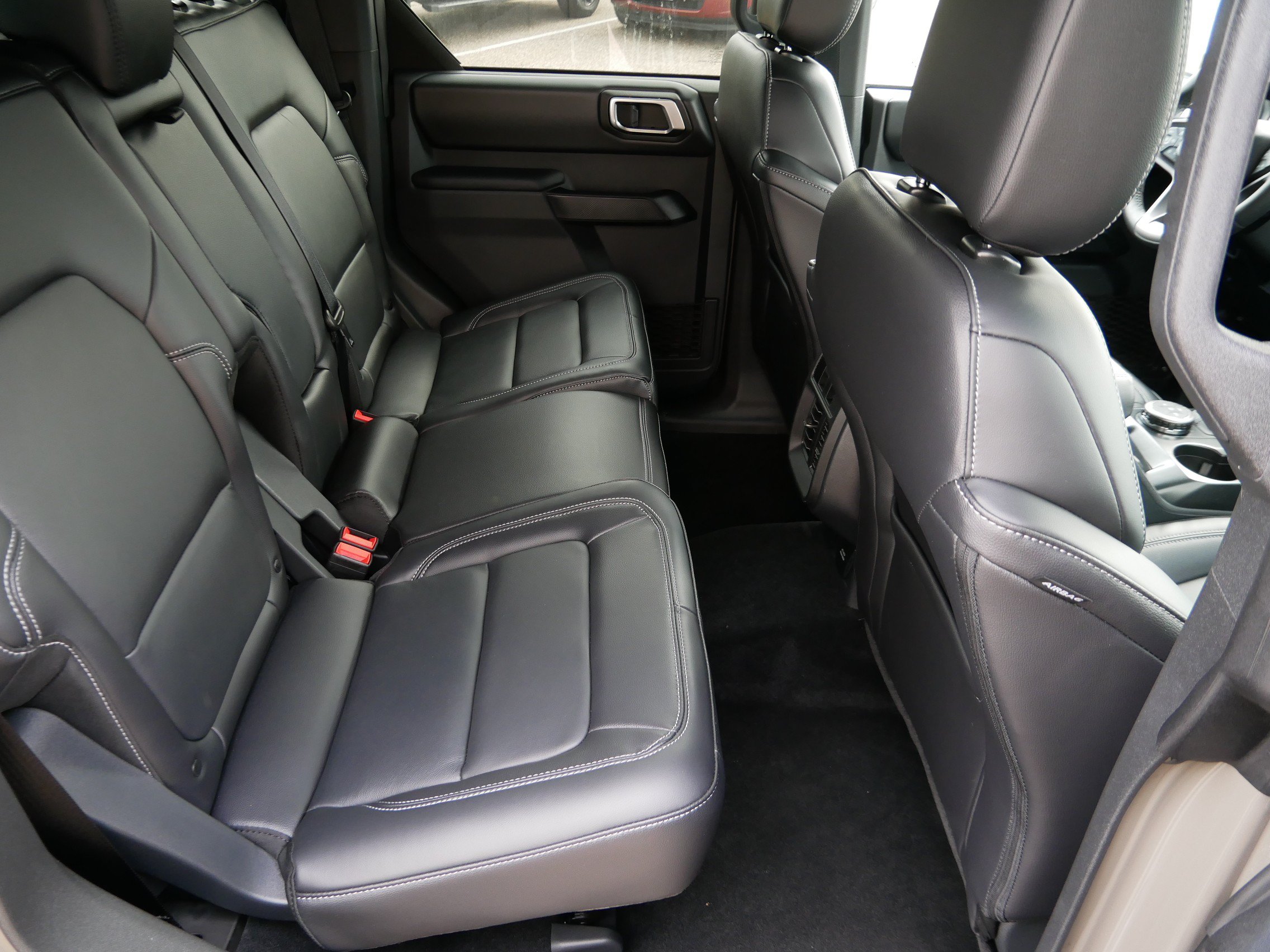 Used 2025 Ford Bronco Outer Banks AWD/4WD image 24