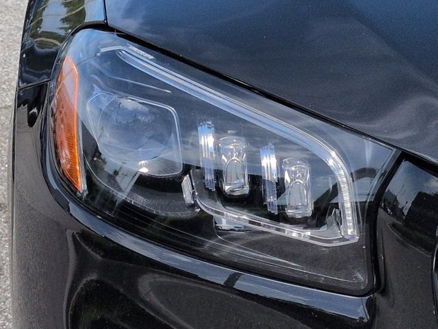 Used 2024 Mercedes-Benz GLS 580 4MATIC w/ Warmth & Comfort Package image 10