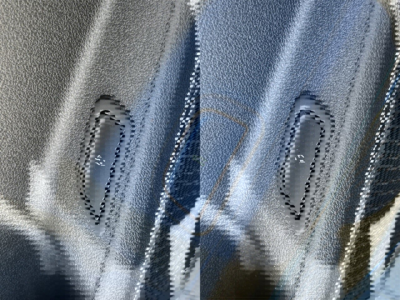 Used 2025 GMC Acadia Elevation image 15