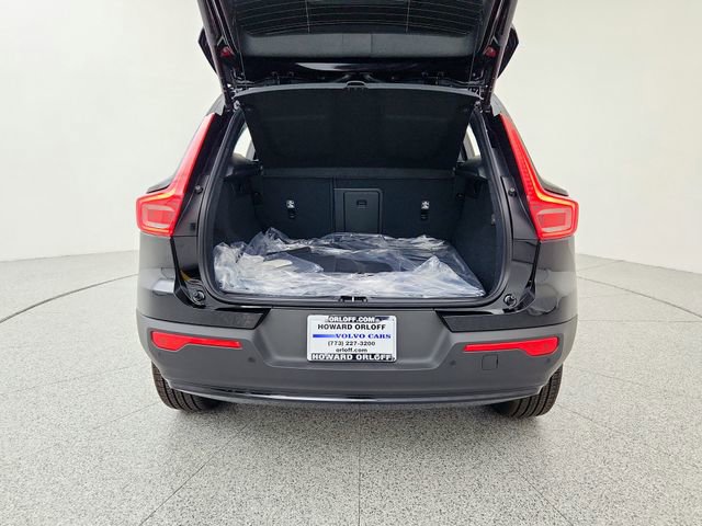 New 2026 Volvo XC40 B5 Ultra w/ Climate Package image 15