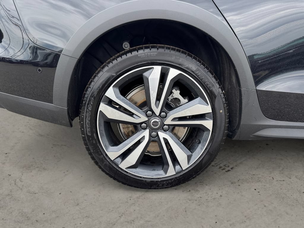 New 2026 Volvo V60 B5 Cross Country Plus w/ Protection Package Premier AWD/4WD image 8