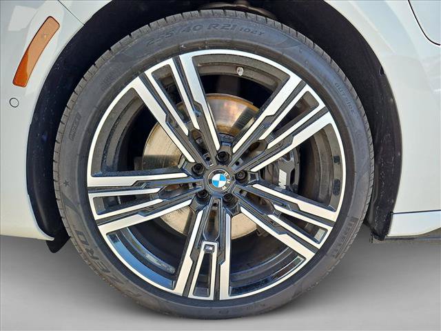 Used 2026 BMW 750e xDrive AWD/4WD image 23
