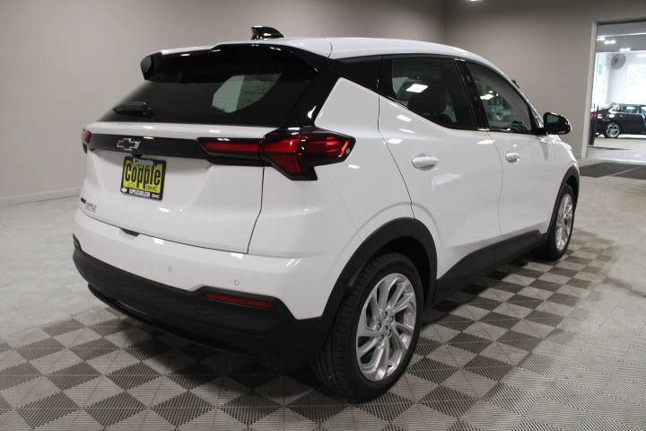 New 2027 Chevrolet Bolt LT w/ Comfort Package FWD image 11