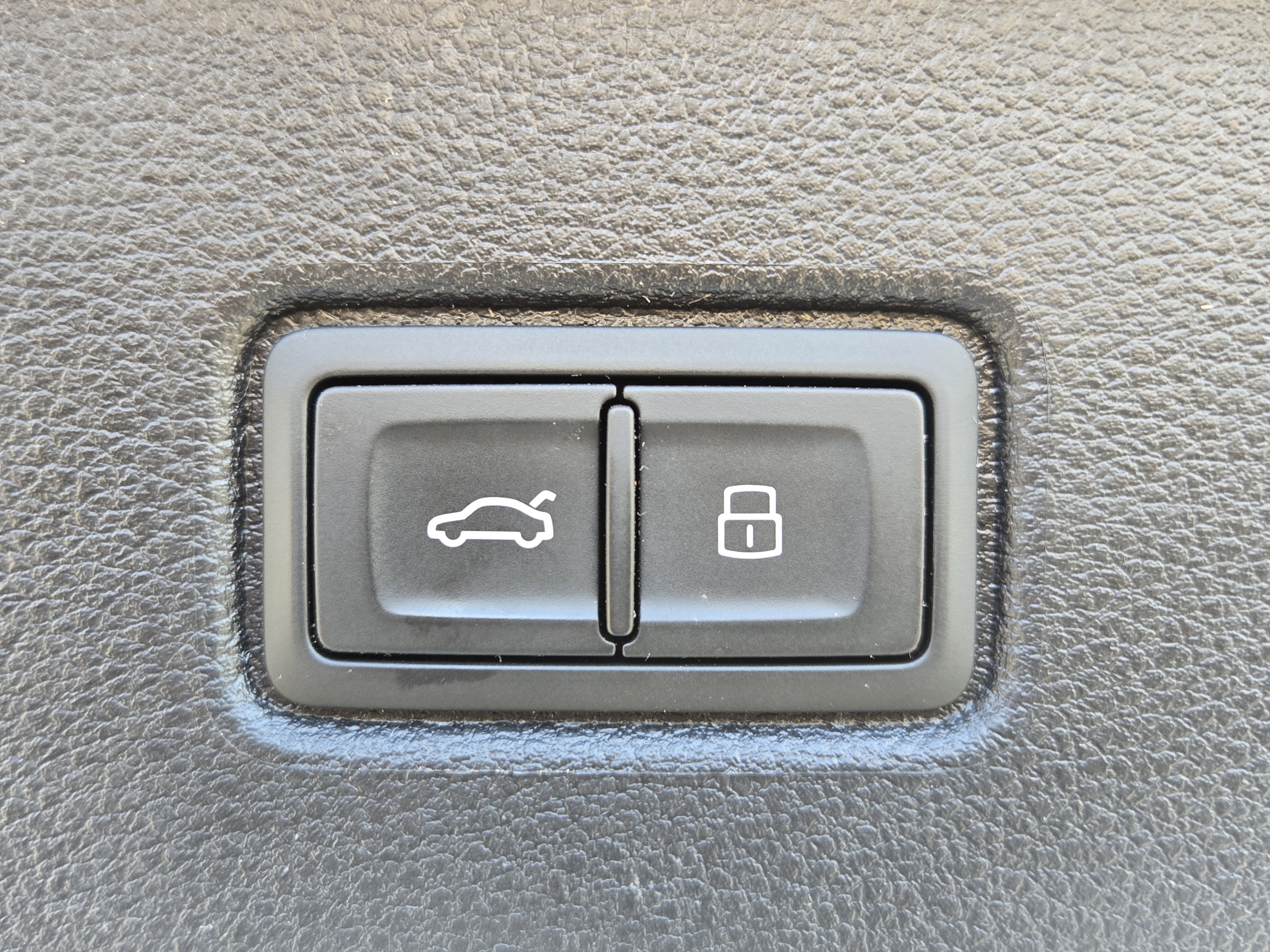 Used 2025 Audi Q7 3.0T Premium Plus image 16