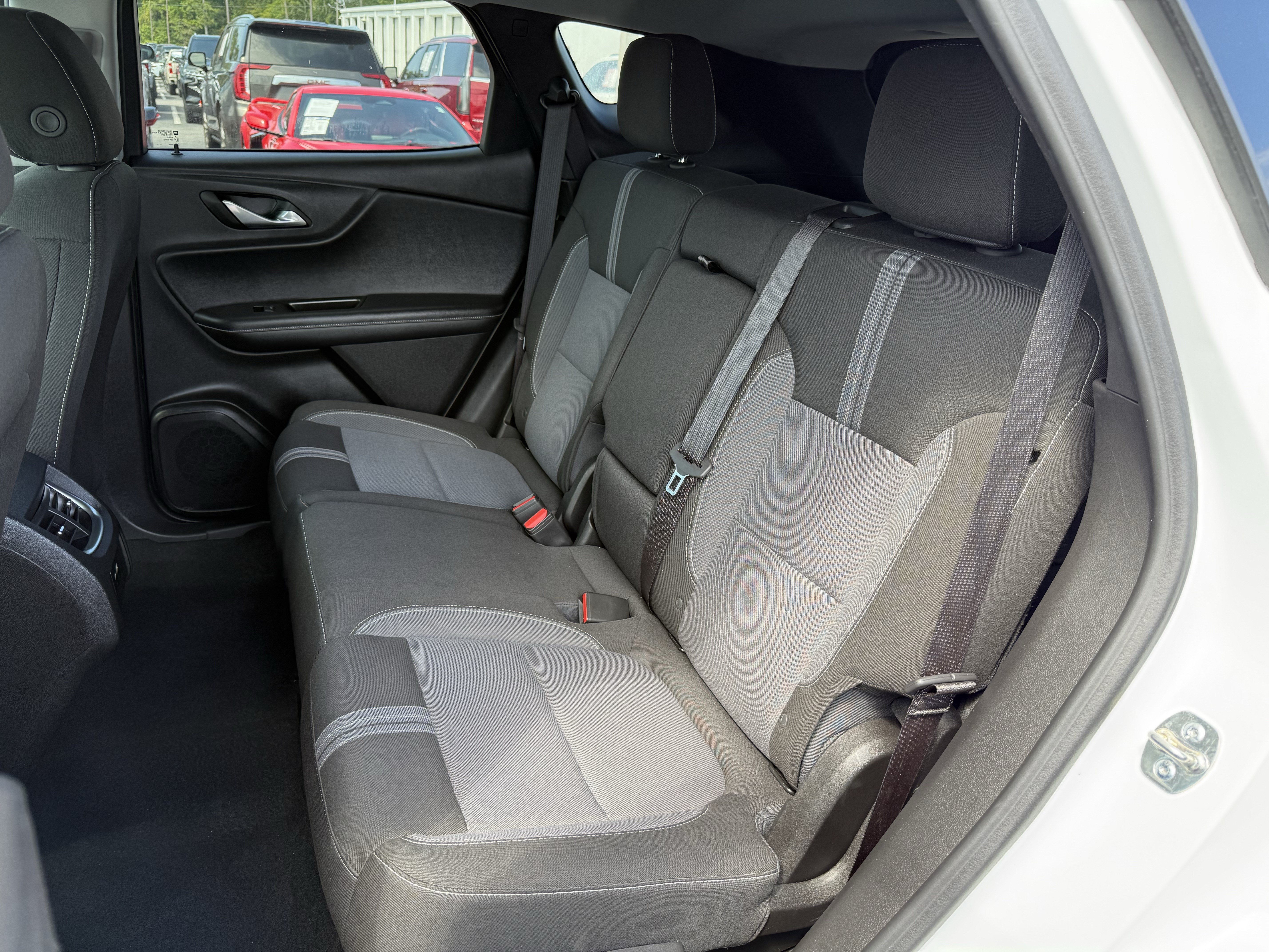 Used 2025 Chevrolet Blazer LT FWD image 32