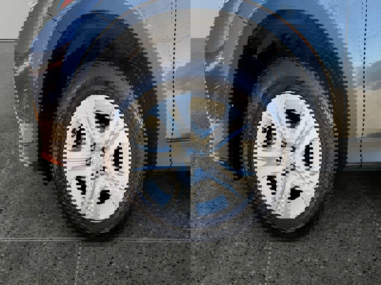 Used 2015 Toyota RAV4 LE image 15