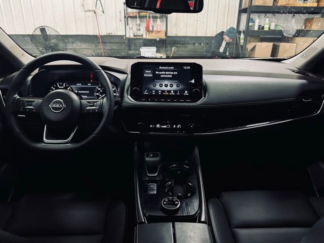 Used 2023 Nissan Rogue SL w/ SL Premium Package image 24