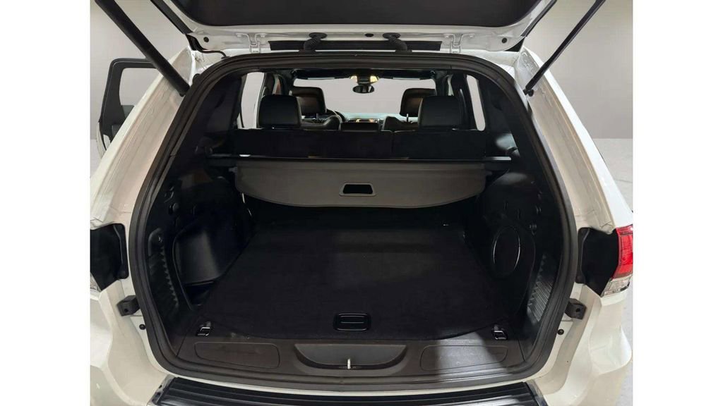 Used 2021 Jeep Grand Cherokee Limited w/ Luxury Group II image 26