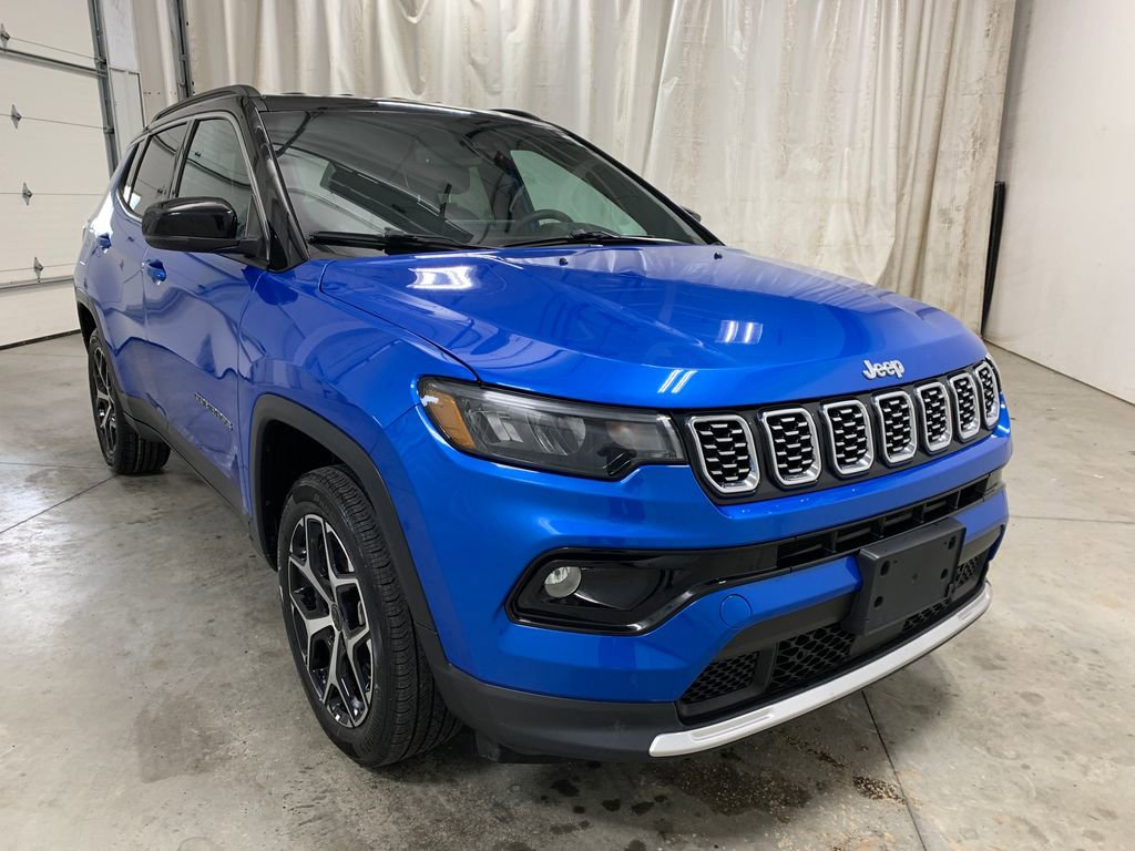 Used 2025 Jeep Compass Limited image 12