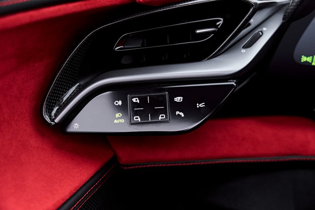 Used 2024 Ferrari SF90 Spider AWD/4WD image 71