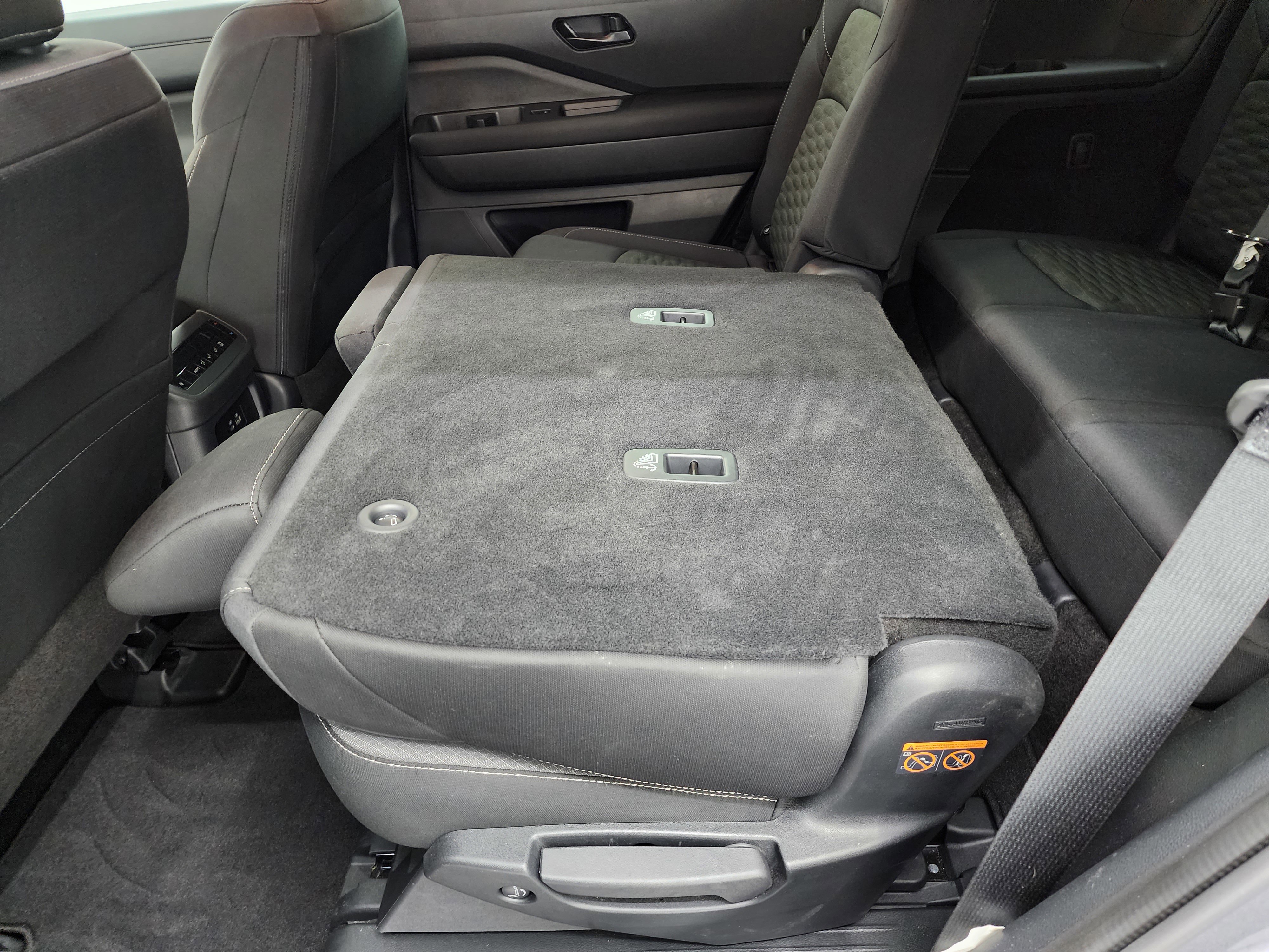 Used 2025 Nissan Pathfinder SV image 36