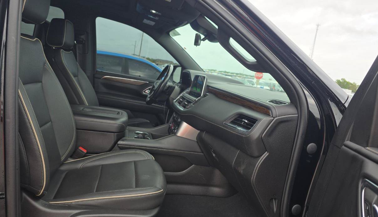 Used 2023 Chevrolet Suburban Premier w/ Advanced Technology Package RWD image 10