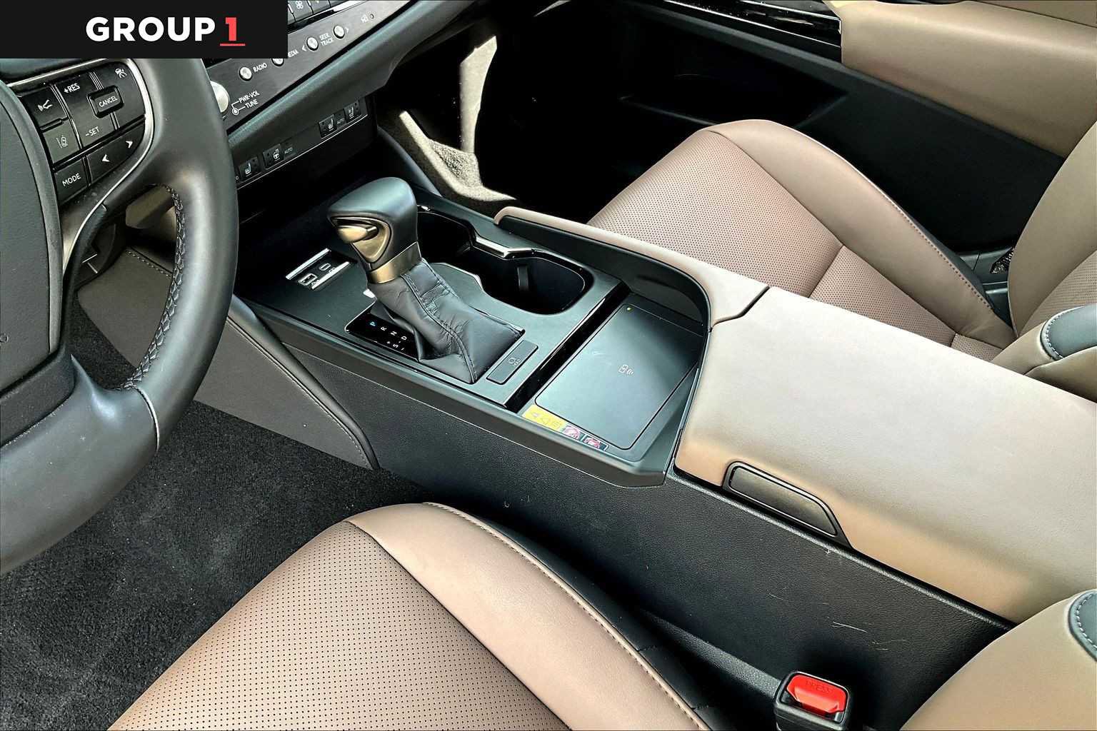 Used 2025 Lexus ES 350 w/ Premium Package image 14