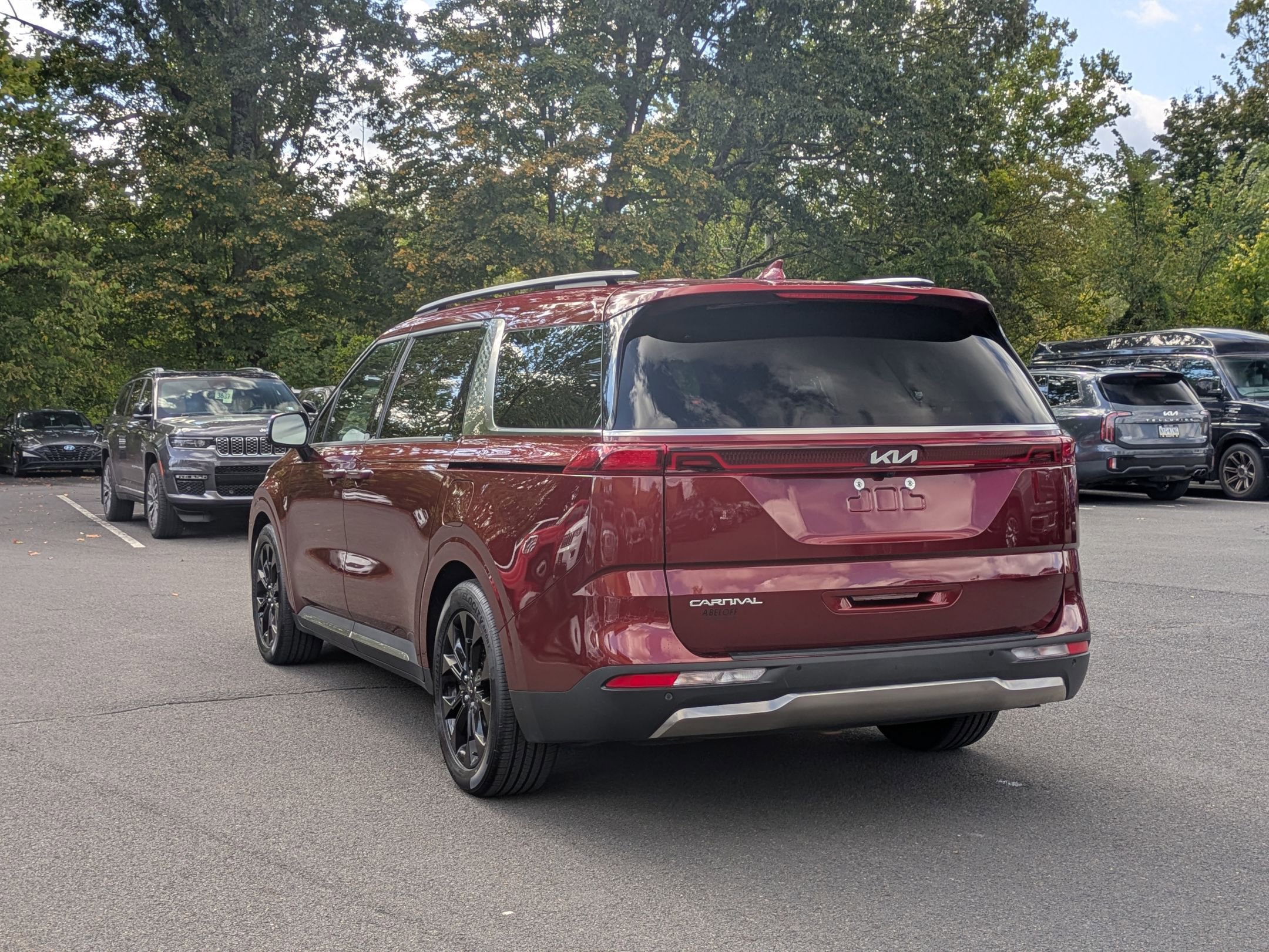 Certified 2023 Kia Carnival SX Prestige image 6