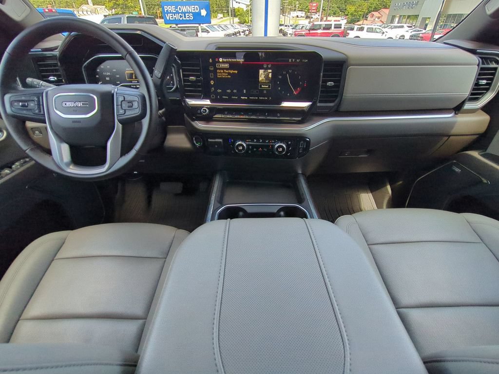 Used 2025 GMC Sierra 2500 SLT w/ SLT Convenience Package AWD/4WD image 18