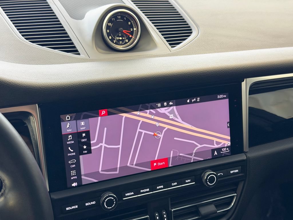 Certified 2020 Porsche Macan AWD/4WD image 21