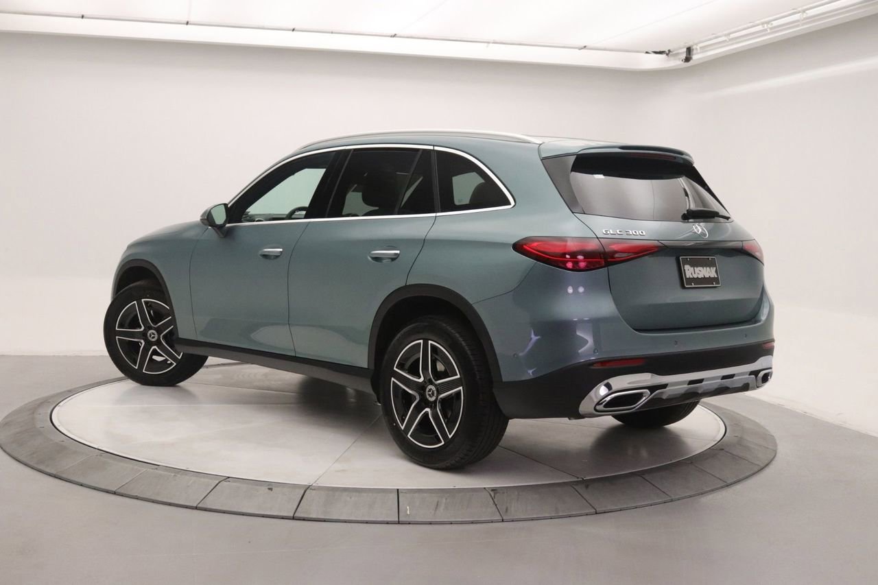 New 2026 Mercedes-Benz GLC 300 image 2