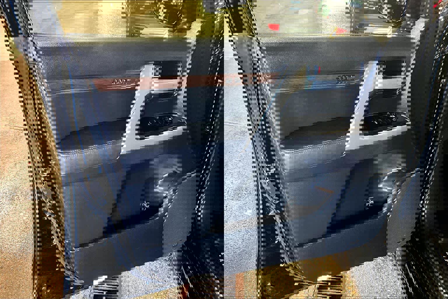 Certified 2017 Toyota Land Cruiser image 20