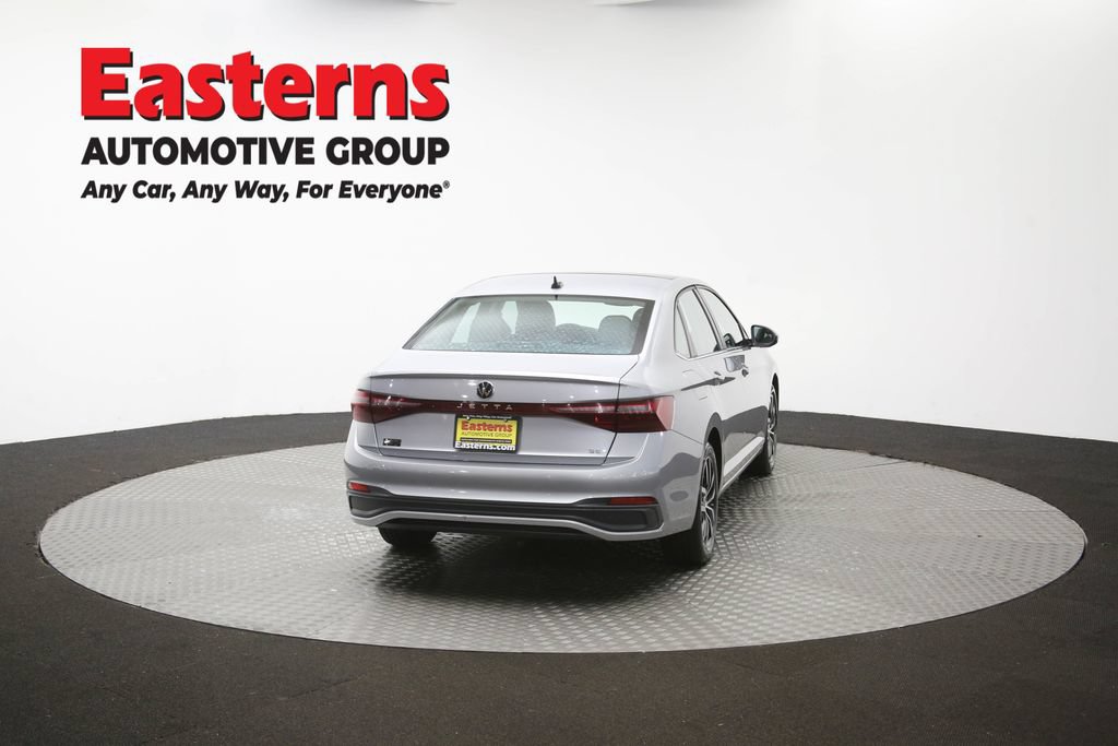 Used 2025 Volkswagen Jetta SE FWD image 37