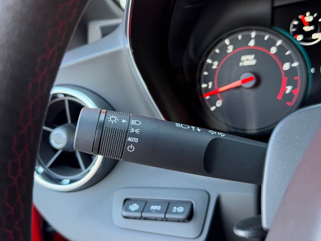Used 2018 Chevrolet Camaro ZL1 RWD image 32