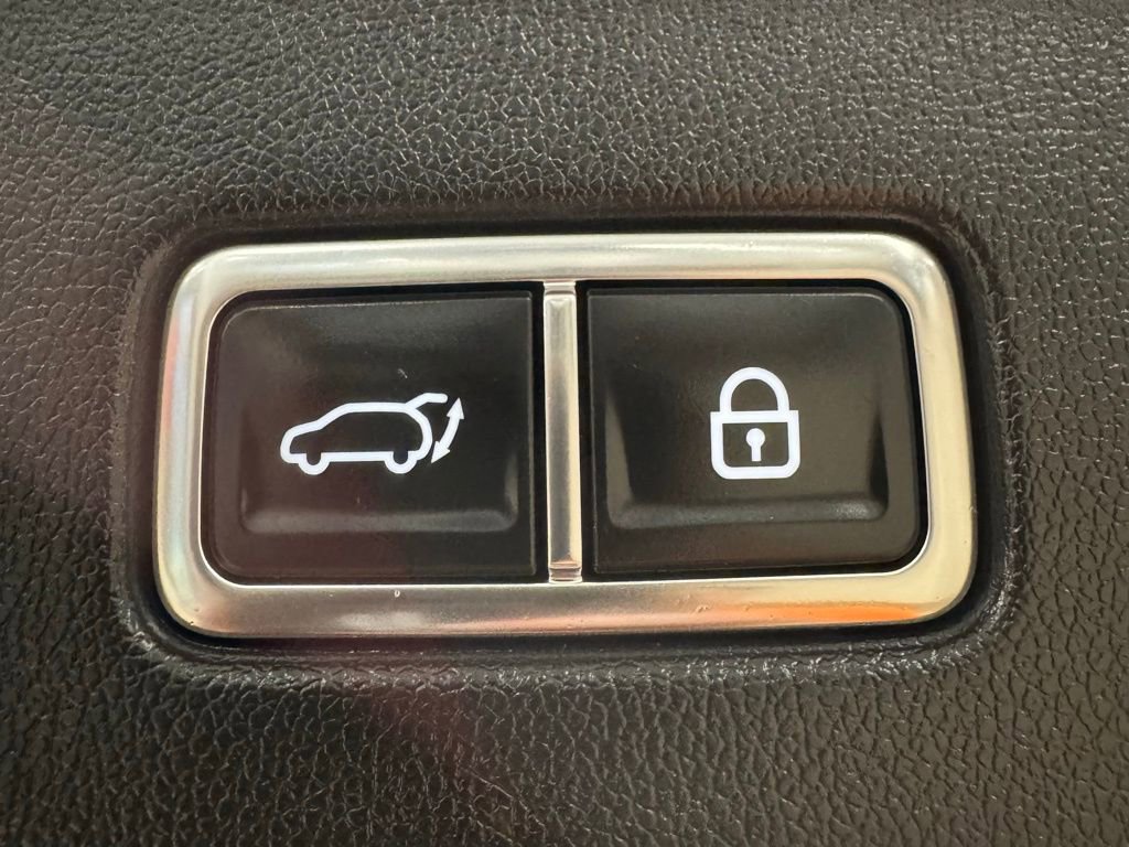 Used 2023 Kia Sorento EX image 9