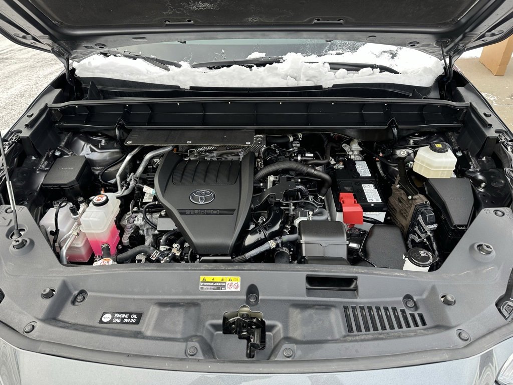 Certified 2024 Toyota Highlander XLE image 10