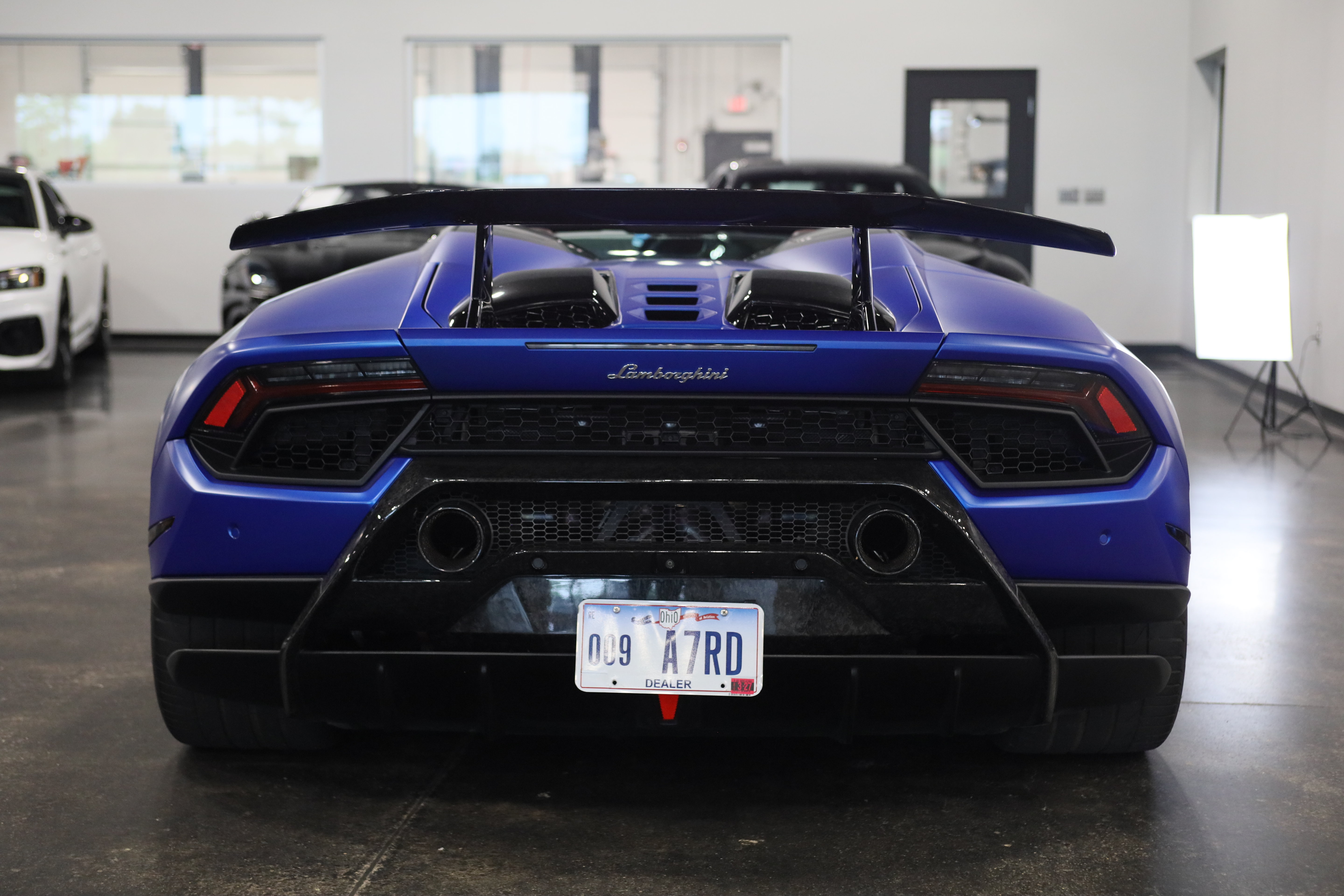 Used 2019 Lamborghini Huracan Performante AWD/4WD image 5